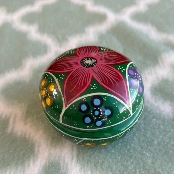 Hand-Painted southwestern Floral terracotta Trinket Box - Picture 1 of 6